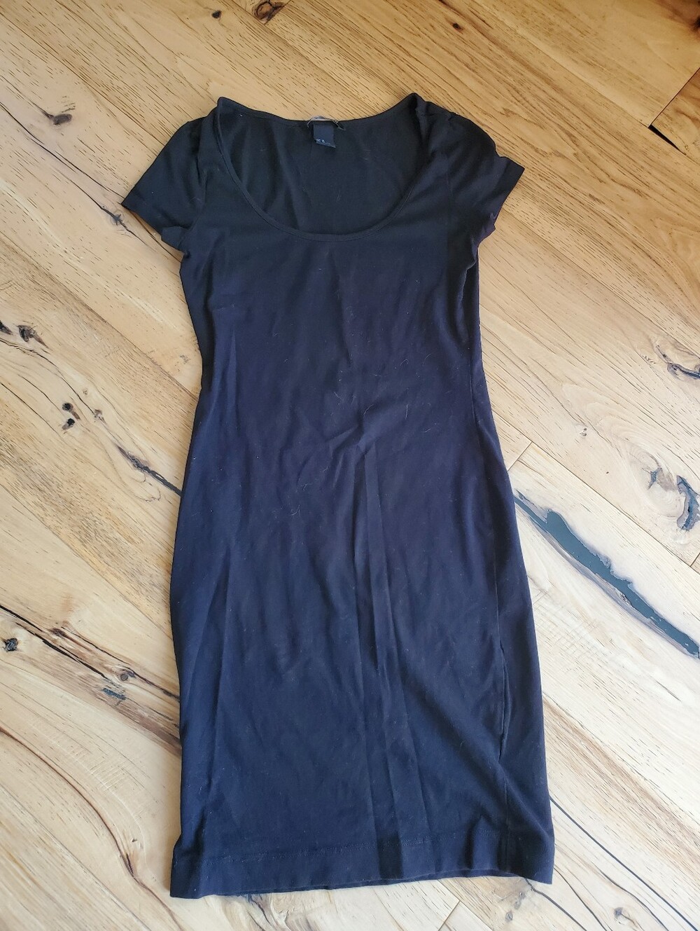 H&M Black Short Sleeve Scoop Neck Mini Dress